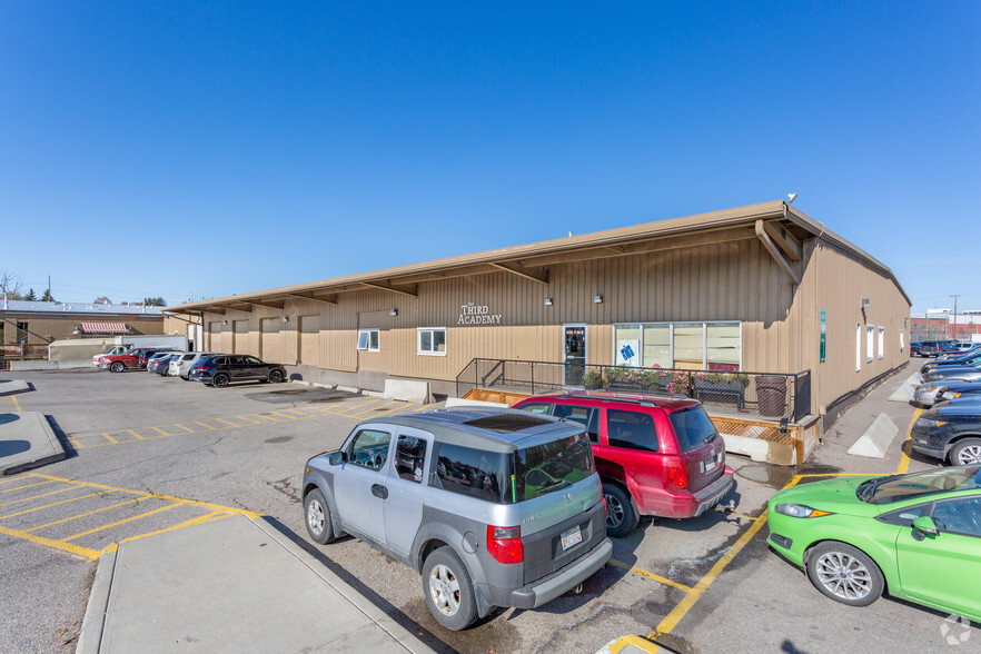 510 77th Ave SE, Calgary, AB à louer - Photo de l’immeuble – Image 3 sur 5