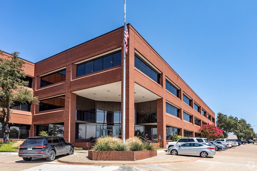 2121 Midway Rd, Carrollton, TX à louer - Photo principale – Image 1 sur 33