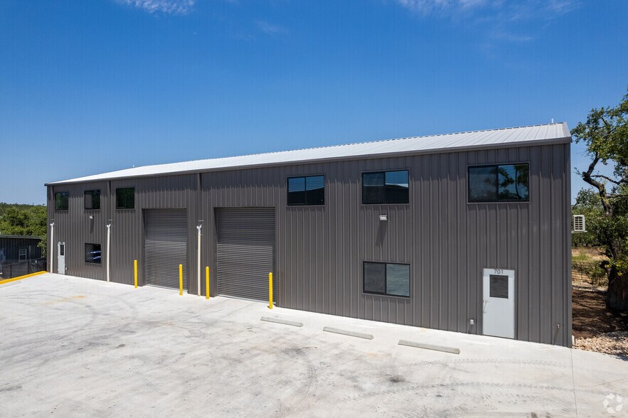 15210 Fitzhugh Rd, Austin, TX à vendre - Photo de l’immeuble – Image 1 sur 24