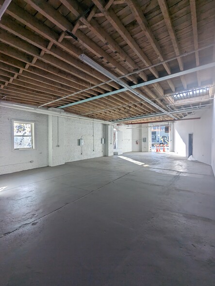 27 Knickerbocker Ave, Brooklyn, NY à louer - Photo de l’immeuble – Image 1 sur 20