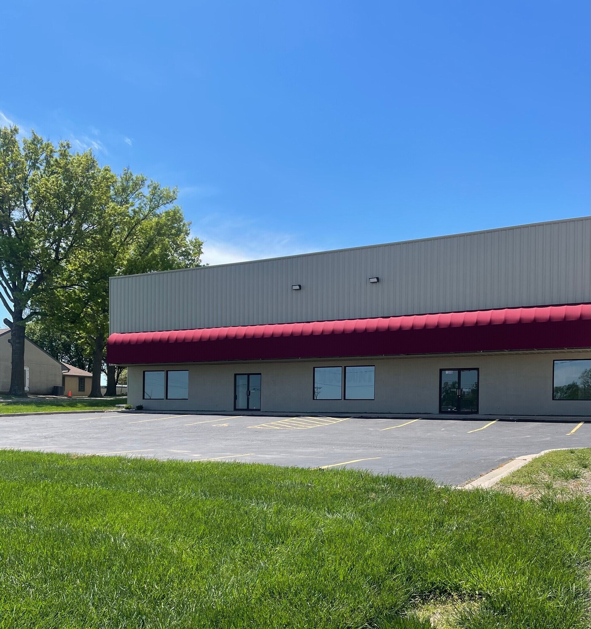 1584 SW Market St, Lees Summit, MO à louer Photo de l’immeuble– Image 1 sur 7