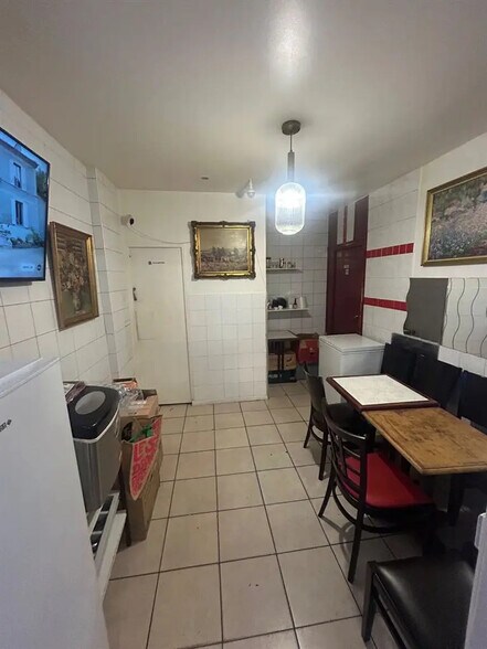 Local commercial dans Ivry-sur-Seine à louer - Photo de l’immeuble – Image 2 sur 3