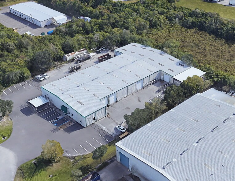 8813 Venture Cv, Temple Terrace, FL à louer - Photo de l’immeuble – Image 2 sur 56