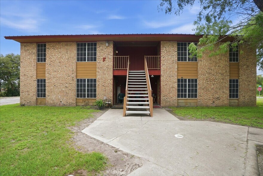 600 E Crockett St, Beeville, TX à vendre - Photo de l’immeuble – Image 2 sur 52