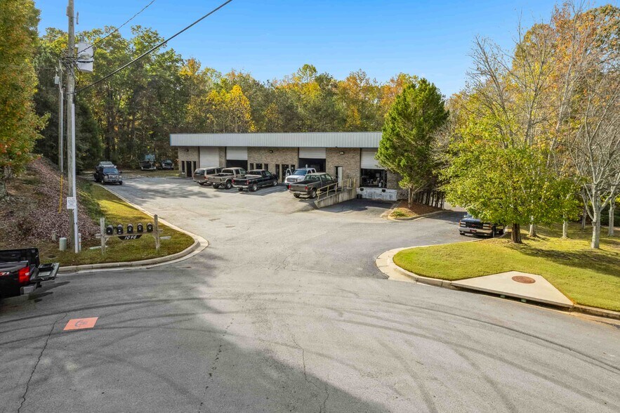 1046 Parkway Ct, Buford, GA à louer - Photo de l’immeuble – Image 3 sur 10