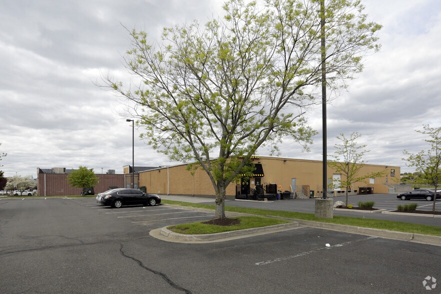 20-30 Backus Ave, Danbury, CT à louer - Photo de l’immeuble – Image 2 sur 2