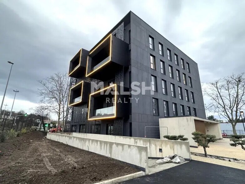 Bureau dans Saint-Étienne à vendre - Photo de l’immeuble – Image 3 sur 14
