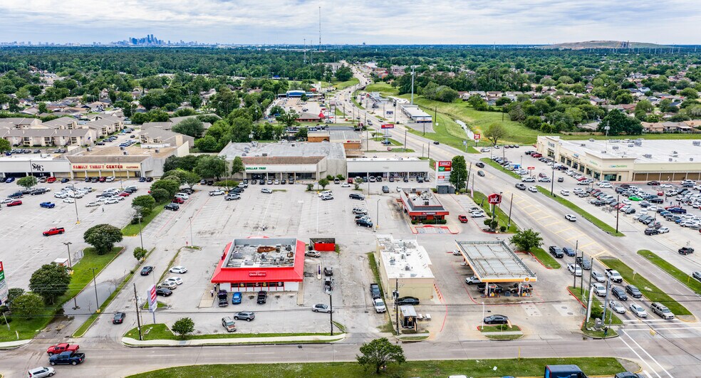 10 Uvalde Rd, Houston, TX à louer - Photo de l’immeuble – Image 1 sur 2