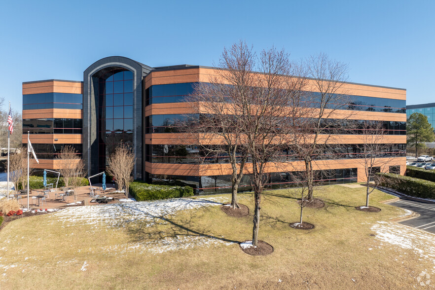 4701 Cox Rd, Glen Allen, VA à louer - Photo de l’immeuble – Image 2 sur 4