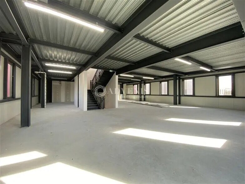 Local d'activités dans Gennevilliers à vendre - Photo de l’immeuble – Image 3 sur 12