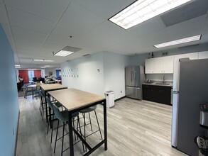 6701 W 64th St, Overland Park, KS à louer Photo intérieure– Image 2 sur 7