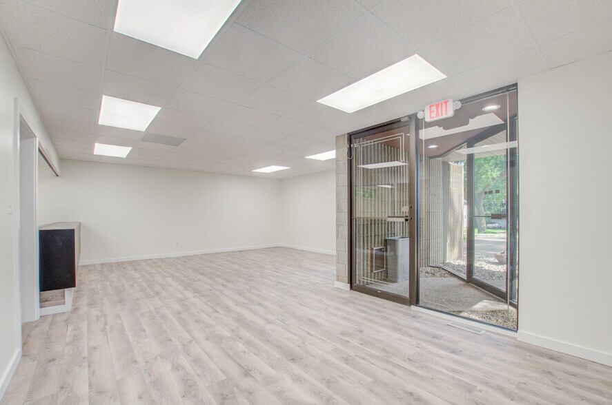 1010 Burr St, Jackson, MI à vendre - Photo intérieure – Image 3 sur 27