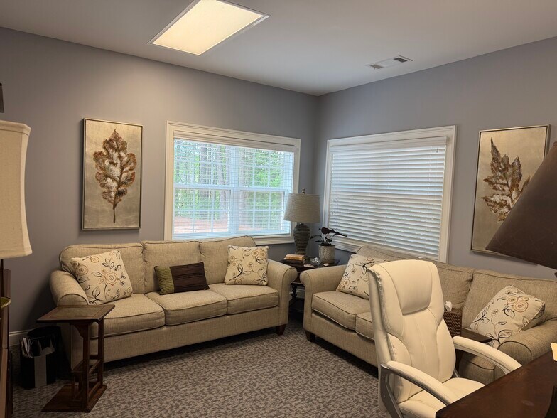 3237 S Cherokee Ln, Woodstock, GA à vendre - Photo de l’immeuble – Image 1 sur 7