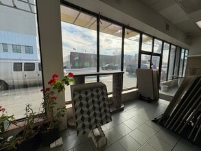 51-23 Northern Blvd, Woodside, NY à louer Photo intérieure– Image 1 sur 7