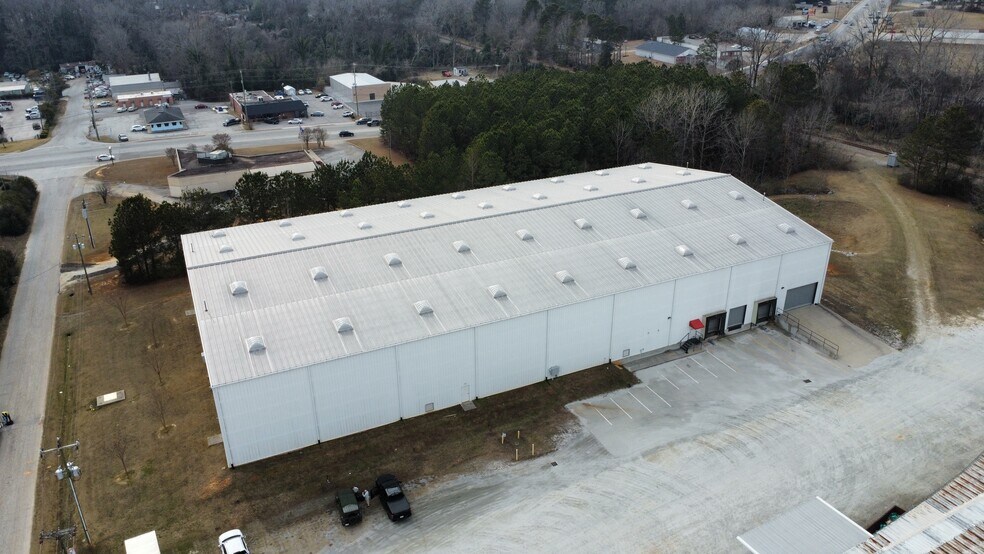 111 Commerce Cir E, Greenwood, SC à louer - Photo de l’immeuble – Image 2 sur 5
