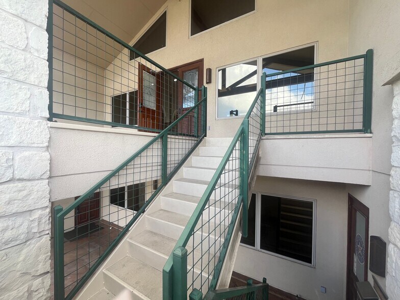 20500 Fm 1431, Lago Vista, TX à louer - Photo de l’immeuble – Image 3 sur 50