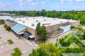Plus de détails pour 495 Summit Dr, Waterford, MI - Local commercial à louer