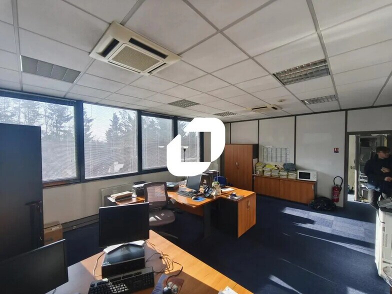 Bureau dans Créteil à louer - Photo de l’immeuble – Image 2 sur 10