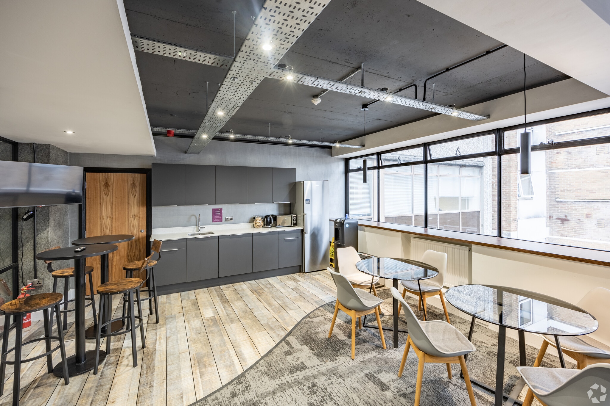 33-35 Cathedral Rd, Cardiff à louer Photo intérieure– Image 1 sur 24