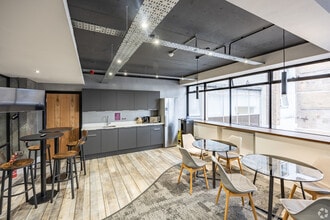 33-35 Cathedral Rd, Cardiff à louer Photo intérieure– Image 1 sur 24