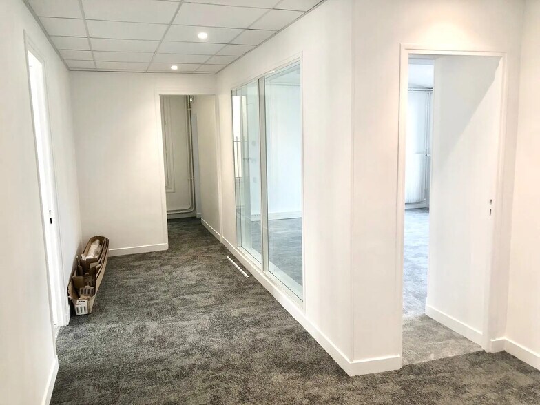 Bureau dans Paris à louer - Photo de l’immeuble – Image 2 sur 12