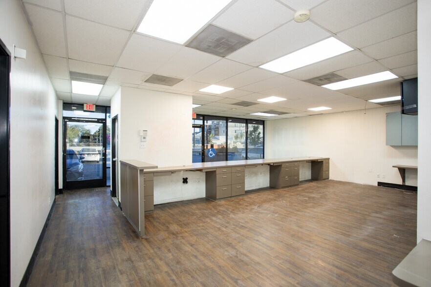 15251-15255 Roscoe Blvd, Panorama City, CA à louer - Photo intérieure – Image 2 sur 13