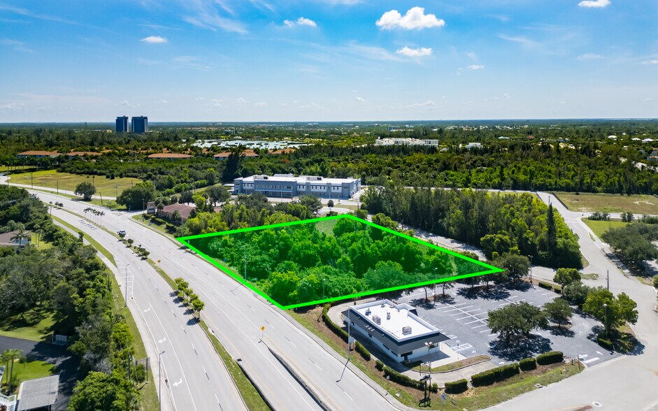 15100 Elderberry Ln, Fort Myers, FL à vendre - Photo de l’immeuble – Image 2 sur 8
