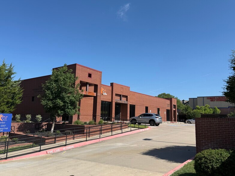 6116 Oakbend Trl, Fort Worth, TX à louer - Photo de l’immeuble – Image 3 sur 7
