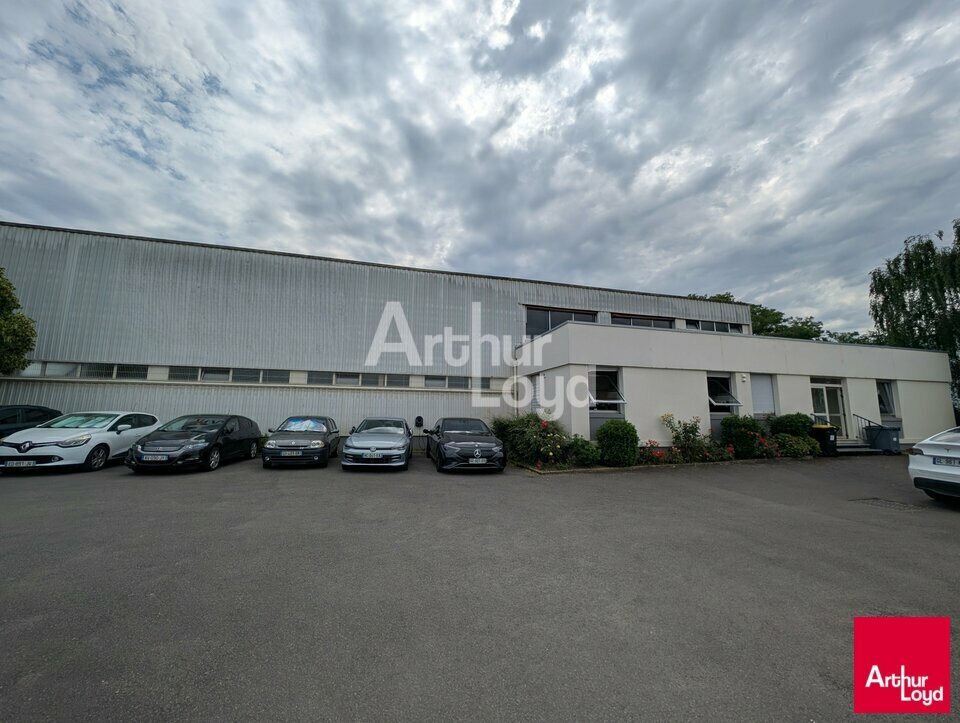 Local d'activités dans Le Rheu à vendre Photo de l’immeuble– Image 1 sur 7