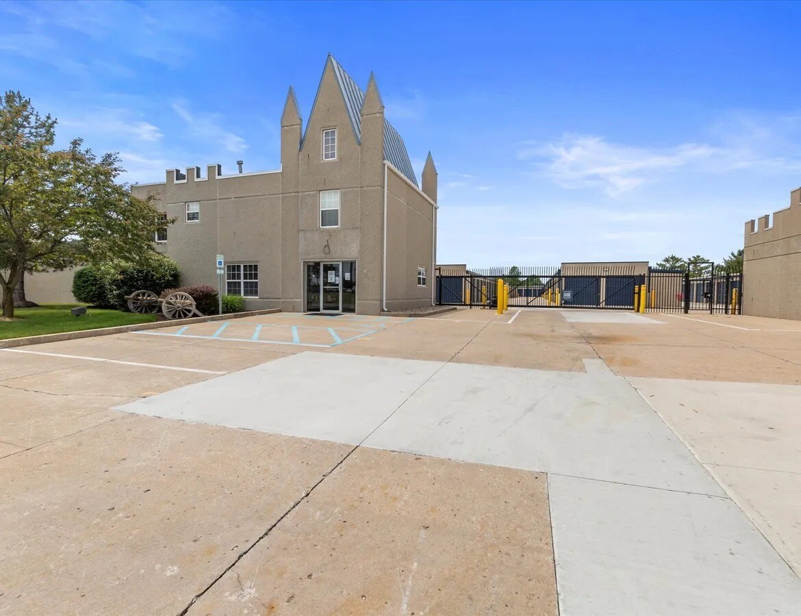 12650 Ford Dr, Fishers, IN à louer Photo principale– Image 1 sur 6