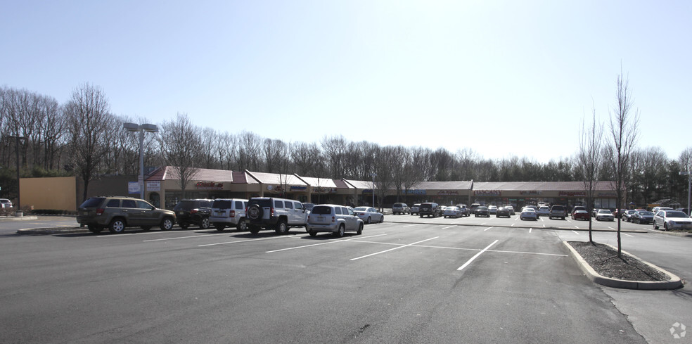 285 Gordons Corner Rd, Manalapan, NJ à louer - Photo de l’immeuble – Image 3 sur 3
