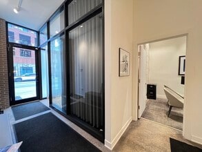 1419 W Belmont Ave, Chicago, IL à vendre Photo intérieure– Image 2 sur 13