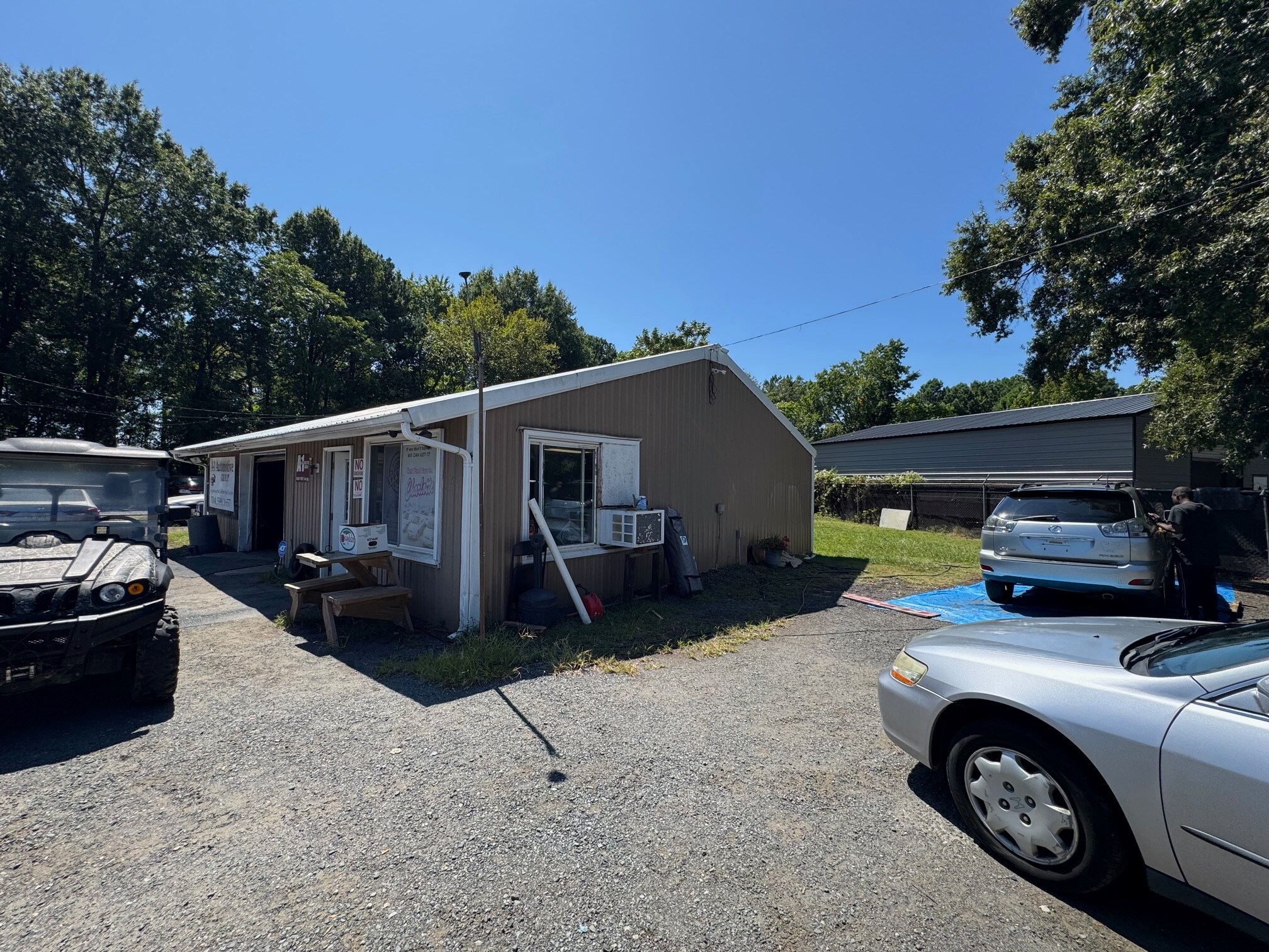 2225 W Sugar Creek Rd, Charlotte, NC à vendre Photo de l’immeuble– Image 1 sur 19