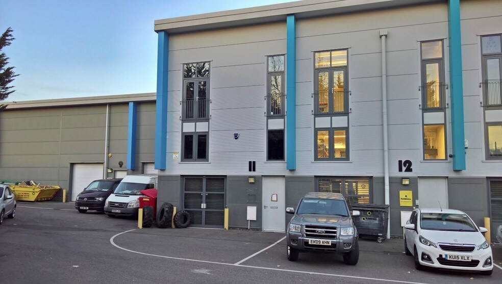 123 Rainham Rd N, Dagenham à louer - Photo de l’immeuble – Image 3 sur 6