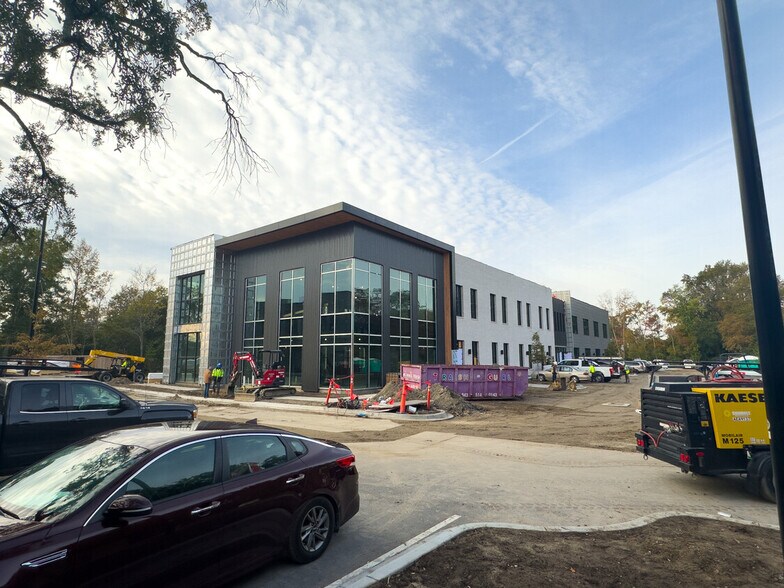 4287 Spruill Ave, North Charleston, SC à louer - Photo principale – Image 2 sur 6