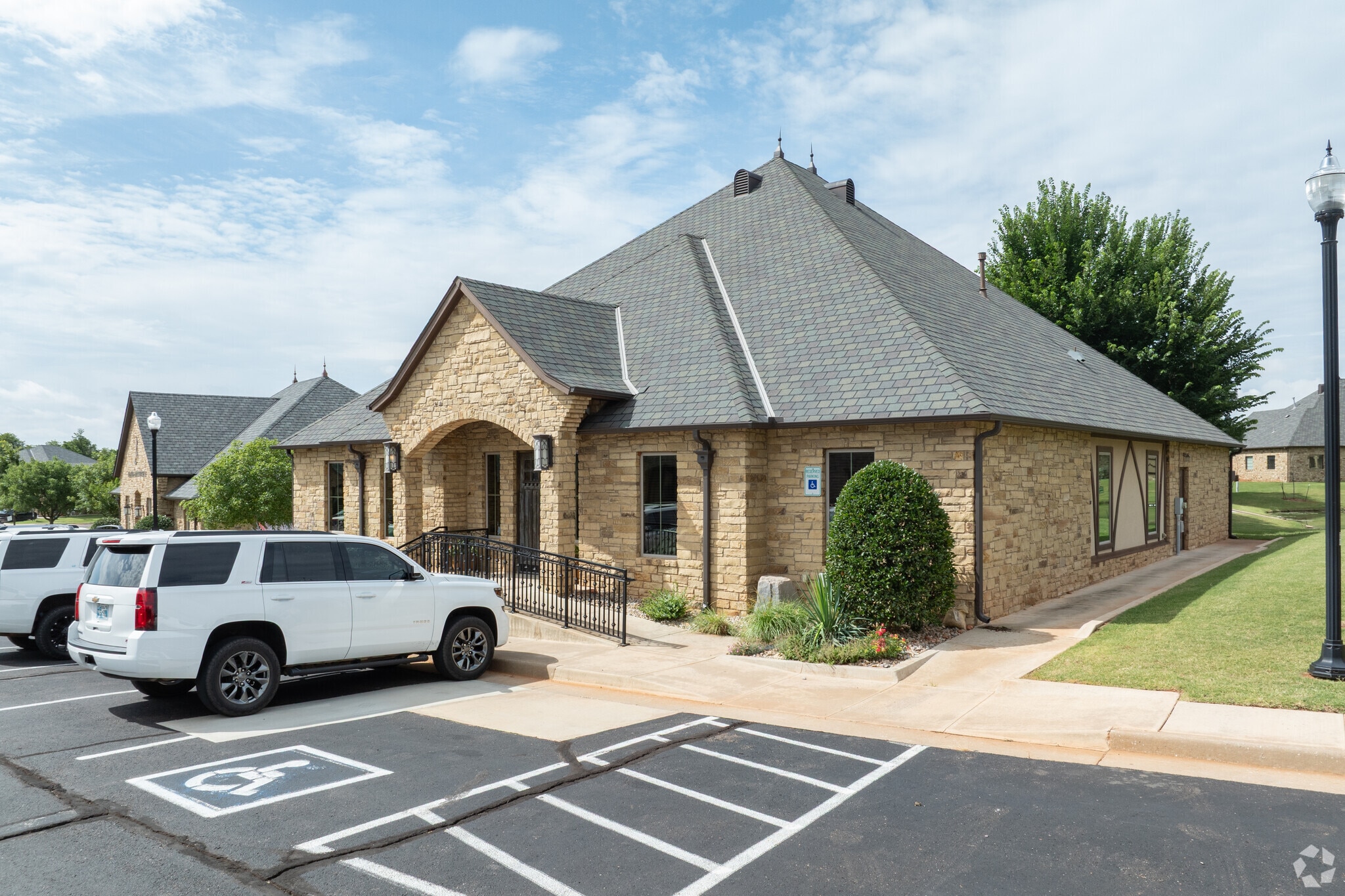 13182 N Macarthur Blvd, Oklahoma City, OK à vendre Photo principale– Image 1 sur 7