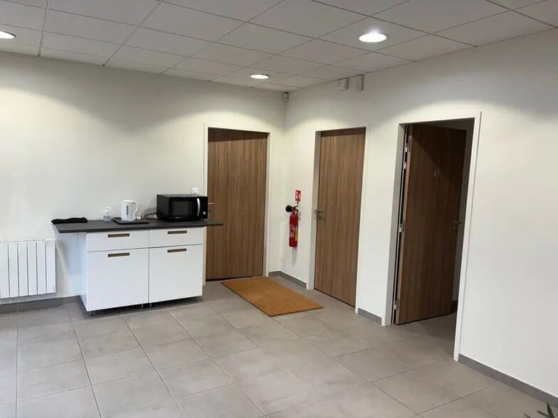 Bureau dans Collégien à louer - Photo intérieure – Image 2 sur 8