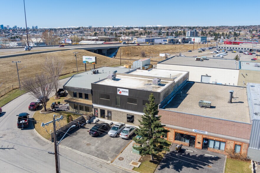 75 Skyline Cres NE, Calgary, AB à vendre - Aérien – Image 3 sur 3