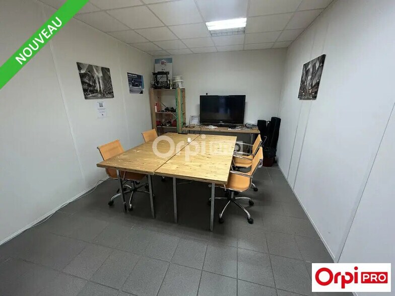 Bureau dans Saint-Marcel-lès-Valence à louer - Photo de l’immeuble – Image 3 sur 3