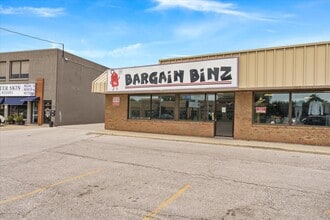 6000-6050 Tecumseh Rd E, Windsor, ON à louer Photo intérieure– Image 2 sur 12