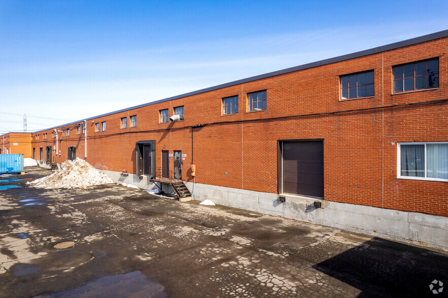4587-4625 Boul des Grandes-Prairies, Montréal, QC à louer - Photo de l’immeuble – Image 3 sur 4