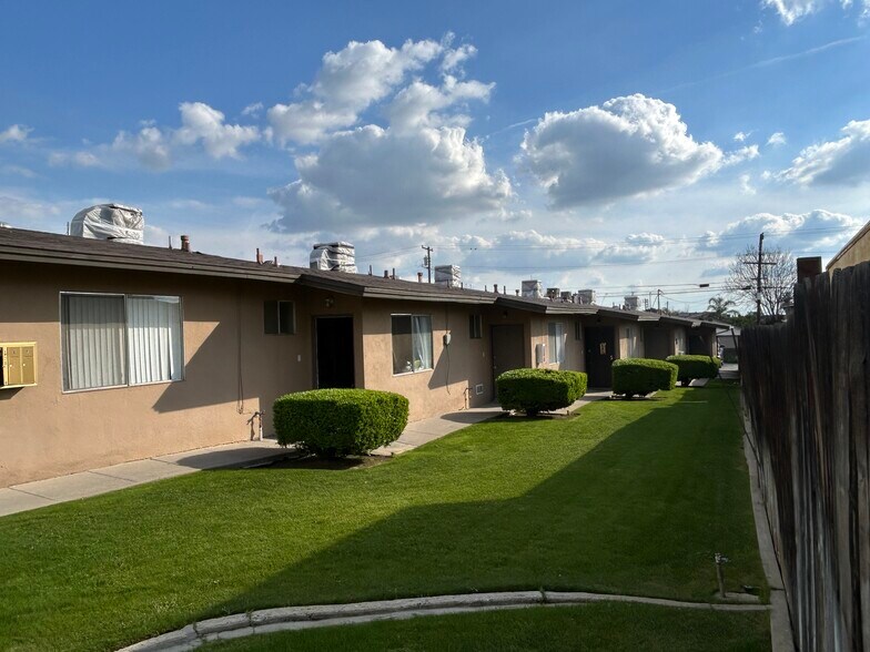 1911 Flower St, Bakersfield, CA à vendre - Photo principale – Image 1 sur 6