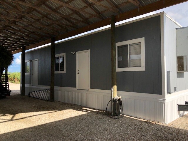 20941 Granville Rd., North Fort Myers, FL à louer - Photo de l’immeuble – Image 2 sur 28