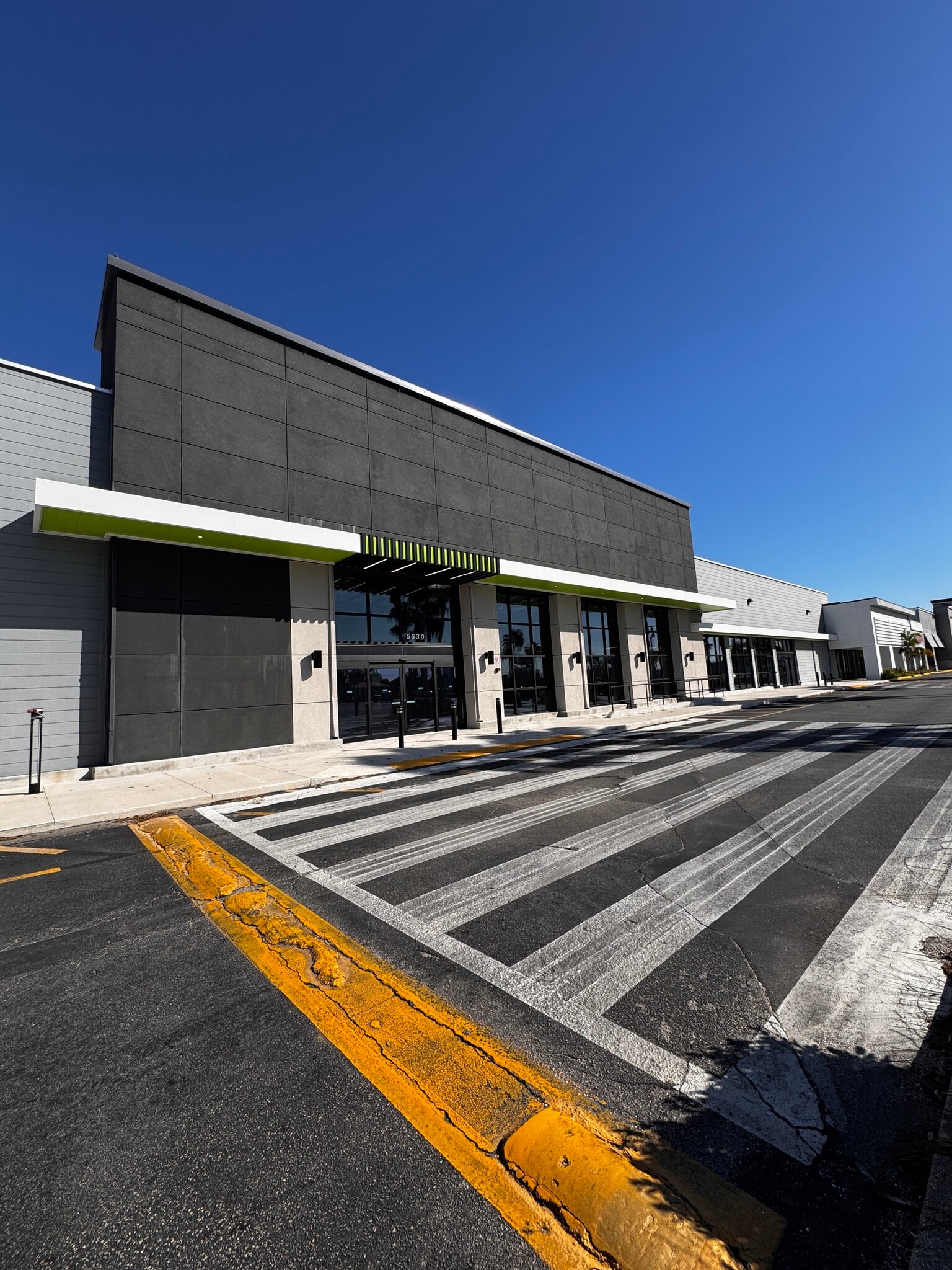 5502-5726 Cortez Rd W, Bradenton, FL à louer Photo intérieure– Image 1 sur 10