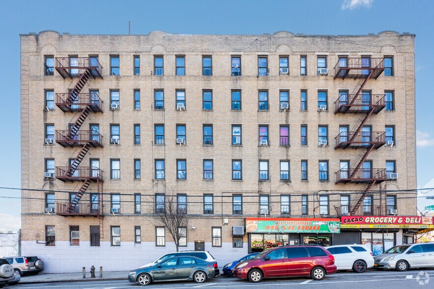 916 Faile St, Bronx, NY à vendre - Photo de l’immeuble – Image 2 sur 4