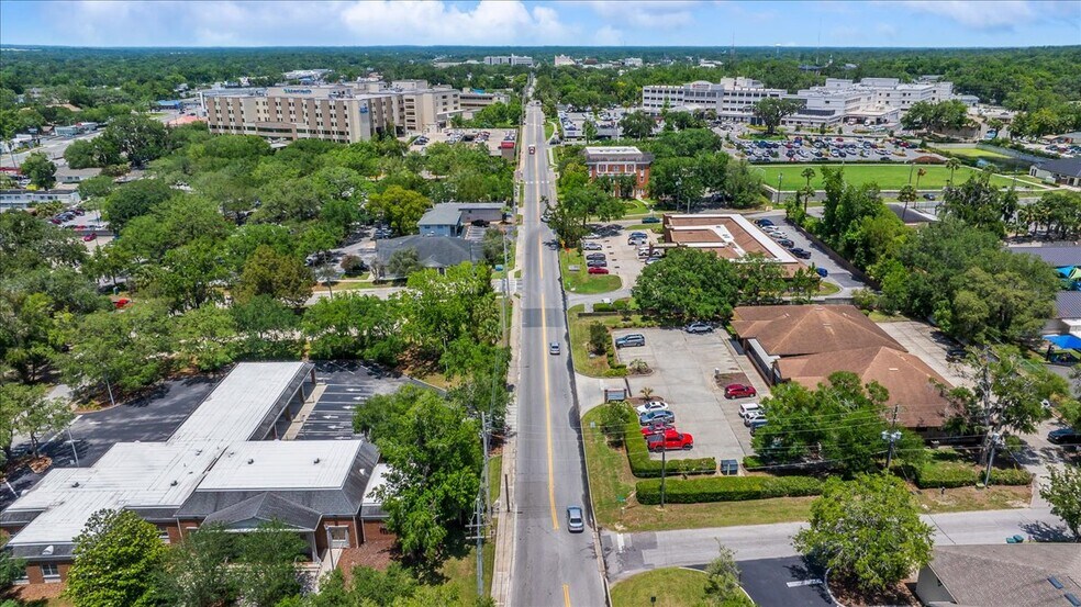 1623 SW 1st Ave, Ocala, FL à louer - Photo de l’immeuble – Image 2 sur 2