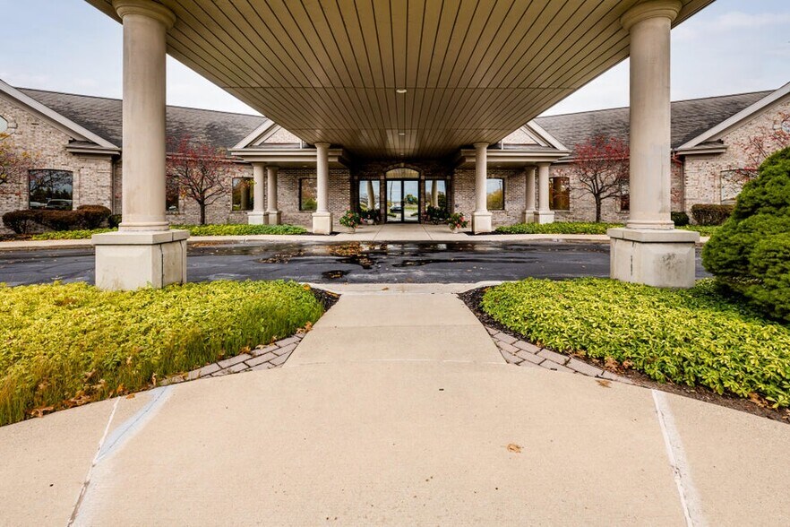 3901 Stonegate Park, Saint Joseph, MI à vendre - Photo de l’immeuble – Image 3 sur 22