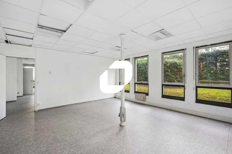 Local d’activités dans Courbevoie à louer - Photo de l’immeuble – Image 3 sur 9
