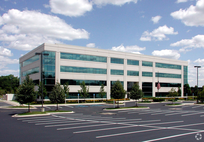 5440 Corporate Dr, Troy, MI à louer - Photo de l’immeuble – Image 2 sur 15