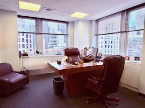 529 5th Ave, New York, NY à louer Photo intérieure– Image 2 sur 3